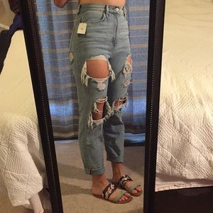 NWT Urban Outfitters Destroyed Mom Jean